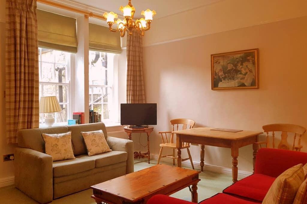 בקסטון No 6 The Square Tearooms & Accommodation מראה חיצוני תמונה