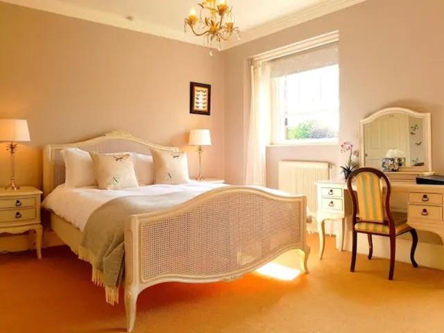 בקסטון No 6 The Square Tearooms & Accommodation מראה חיצוני תמונה