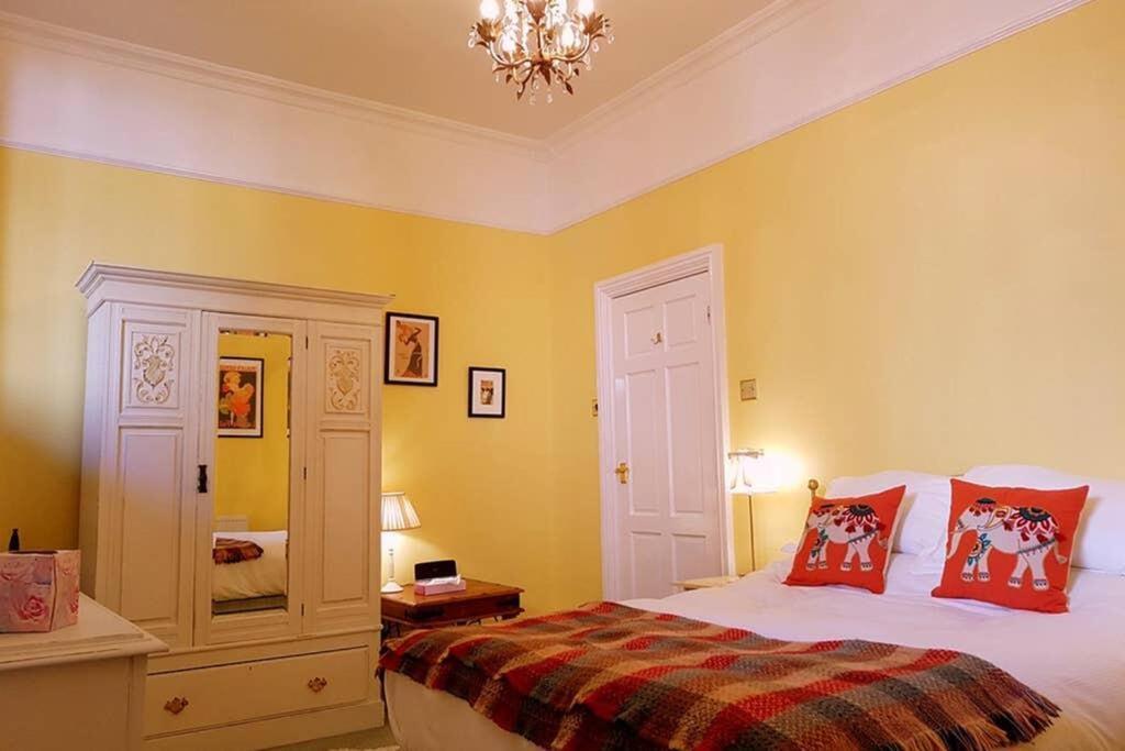 בקסטון No 6 The Square Tearooms & Accommodation מראה חיצוני תמונה